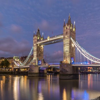 low-angle-shot-famous-historic-tower-bridge-london-evening-time (1)